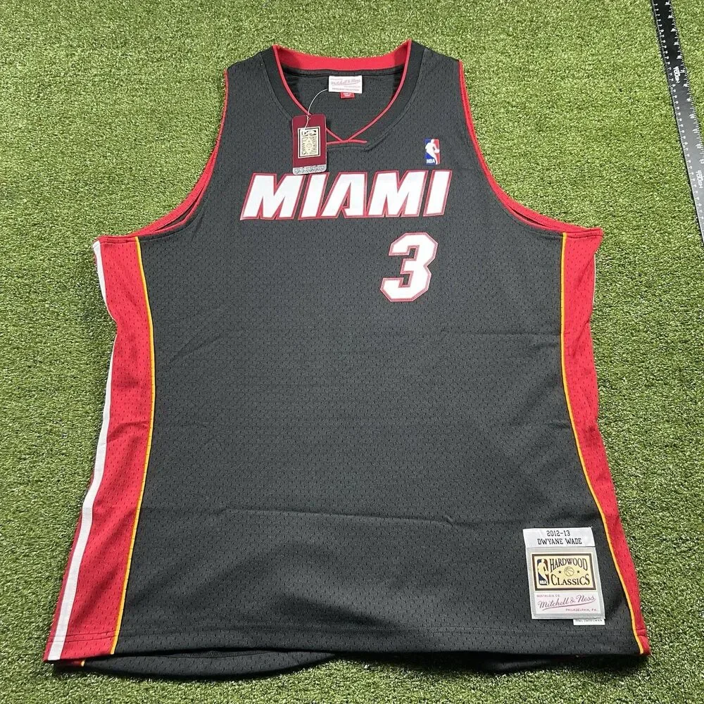 Mitchell & Ness NBA 2012-13 Dwyane Wade Miami Heat Swingman Red Jersey Men's 2XL